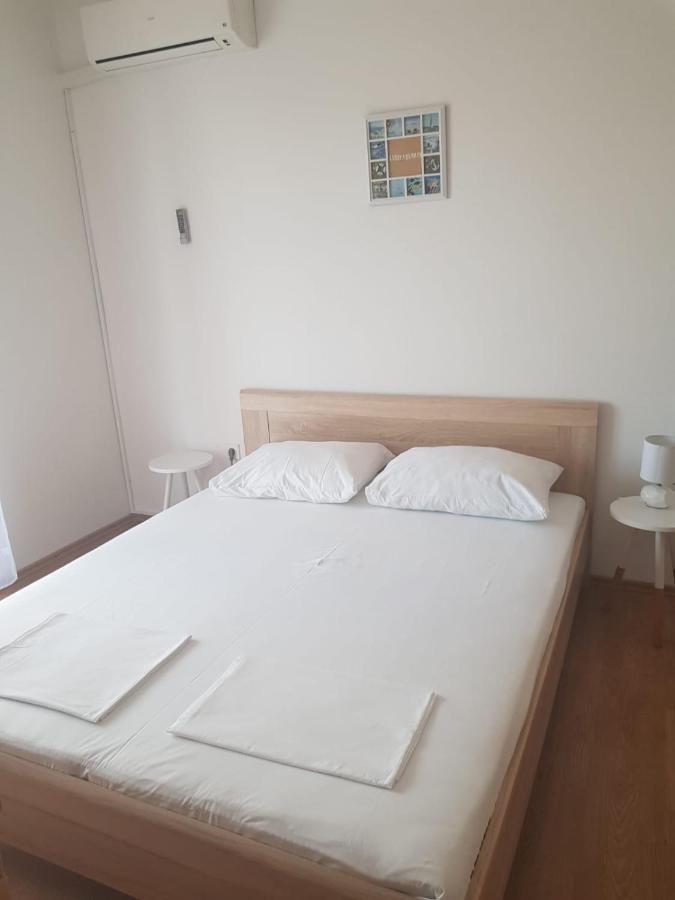 Apartments And Rooms With Parking Space Metajna, Pag - 4120 Bagian luar foto