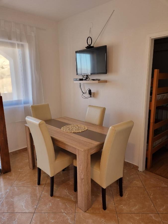 Apartments And Rooms With Parking Space Metajna, Pag - 4120 Bagian luar foto