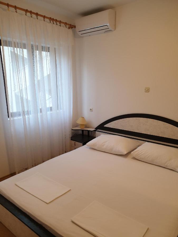 Apartments And Rooms With Parking Space Metajna, Pag - 4120 Bagian luar foto