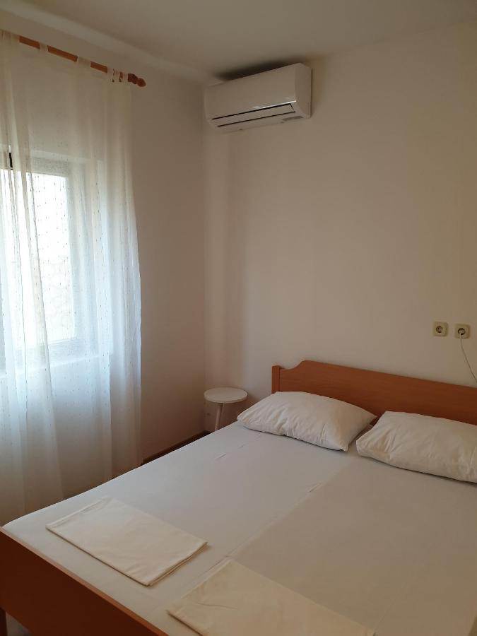 Apartments And Rooms With Parking Space Metajna, Pag - 4120 Bagian luar foto
