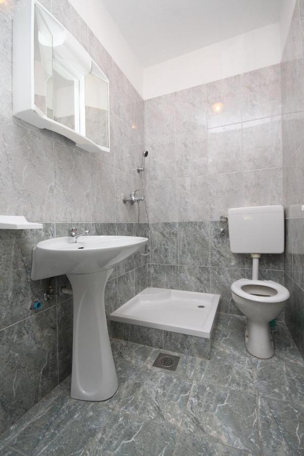 Apartments And Rooms With Parking Space Metajna, Pag - 4120 Bagian luar foto
