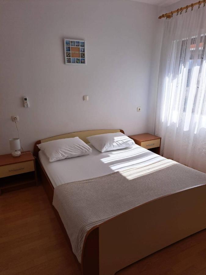Apartments And Rooms With Parking Space Metajna, Pag - 4120 Bagian luar foto
